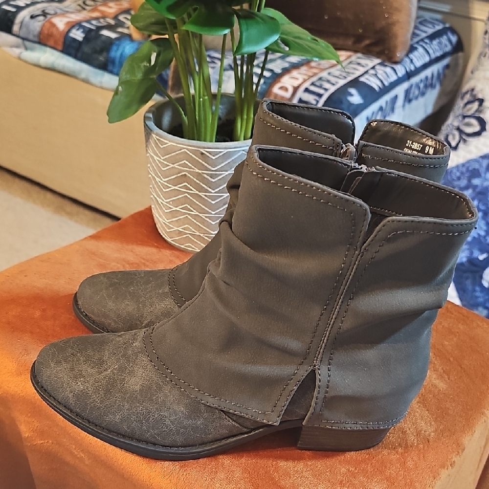Easy Street Charcoal Ankle Booties - Picture 5 of 7